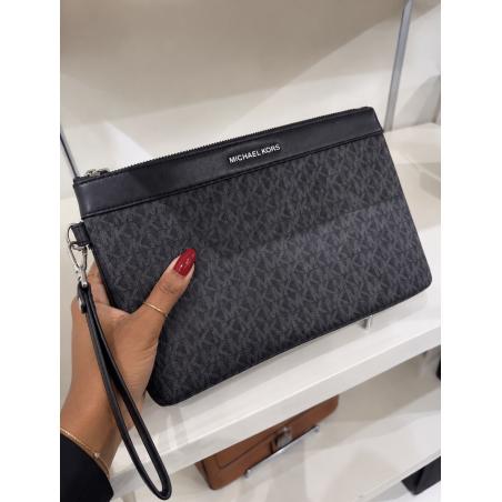 Pochette Black Travel Pouch Mickeal Kors 