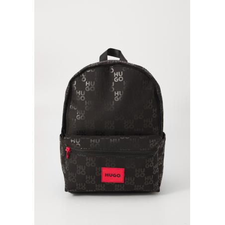 SAC A DOS MONOGRAMME ET BADGE HUGO